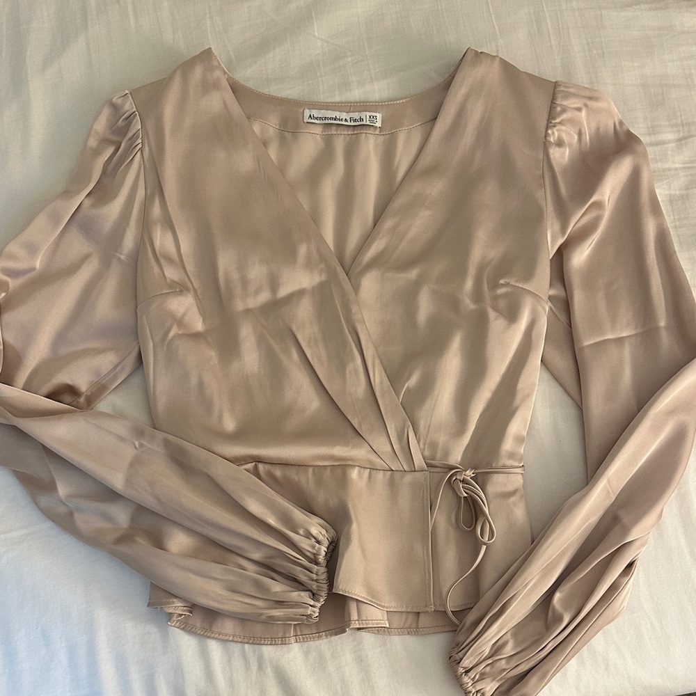 Abercrombie & Fitch Satin Blouse in Soft Beige